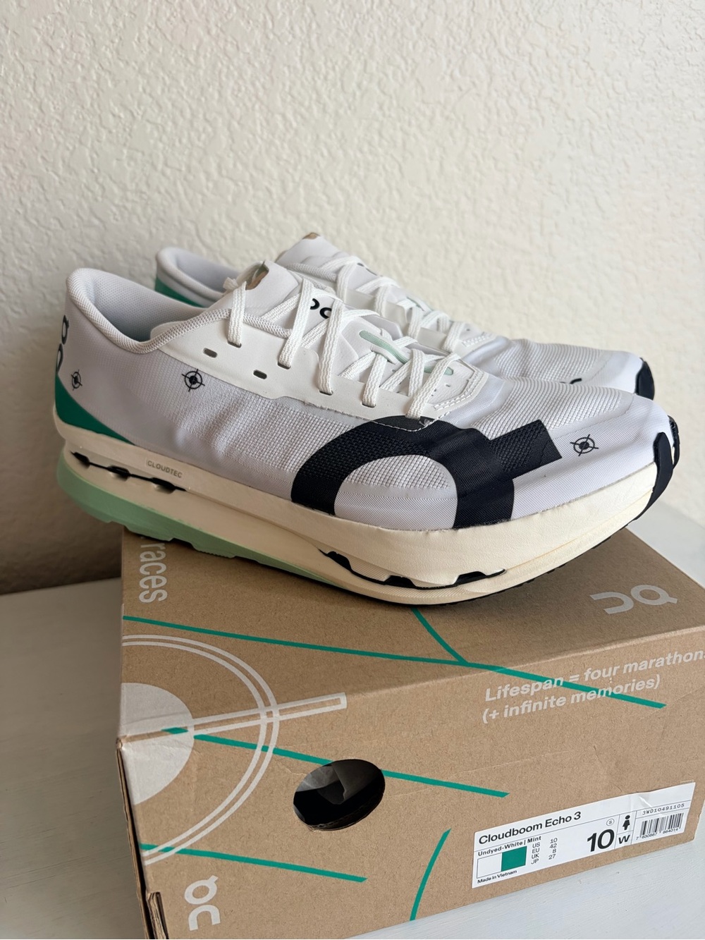 On Cloudboom Echo 3 Running Shoes - White with Black & Mint Accents 10W NEW
